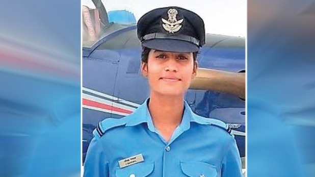 aanchal gangwal become IAF flying officer, कुछ करने की चाह हो तो कोई नहीं रोक सकता, पढ़िए चाय बेचने वाले की बेटी कैसे बनी फ्लाइंग ऑफिसर