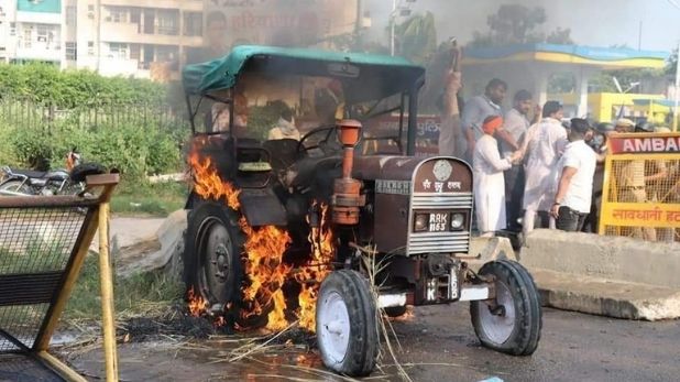 अंबाला में विरोध प्रदर्शन के दौरान जलाया गया ट्रैक्टर