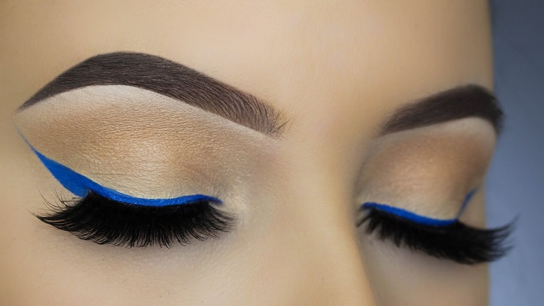 blue eye liner